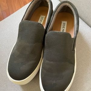Steve Madden camo sneakers